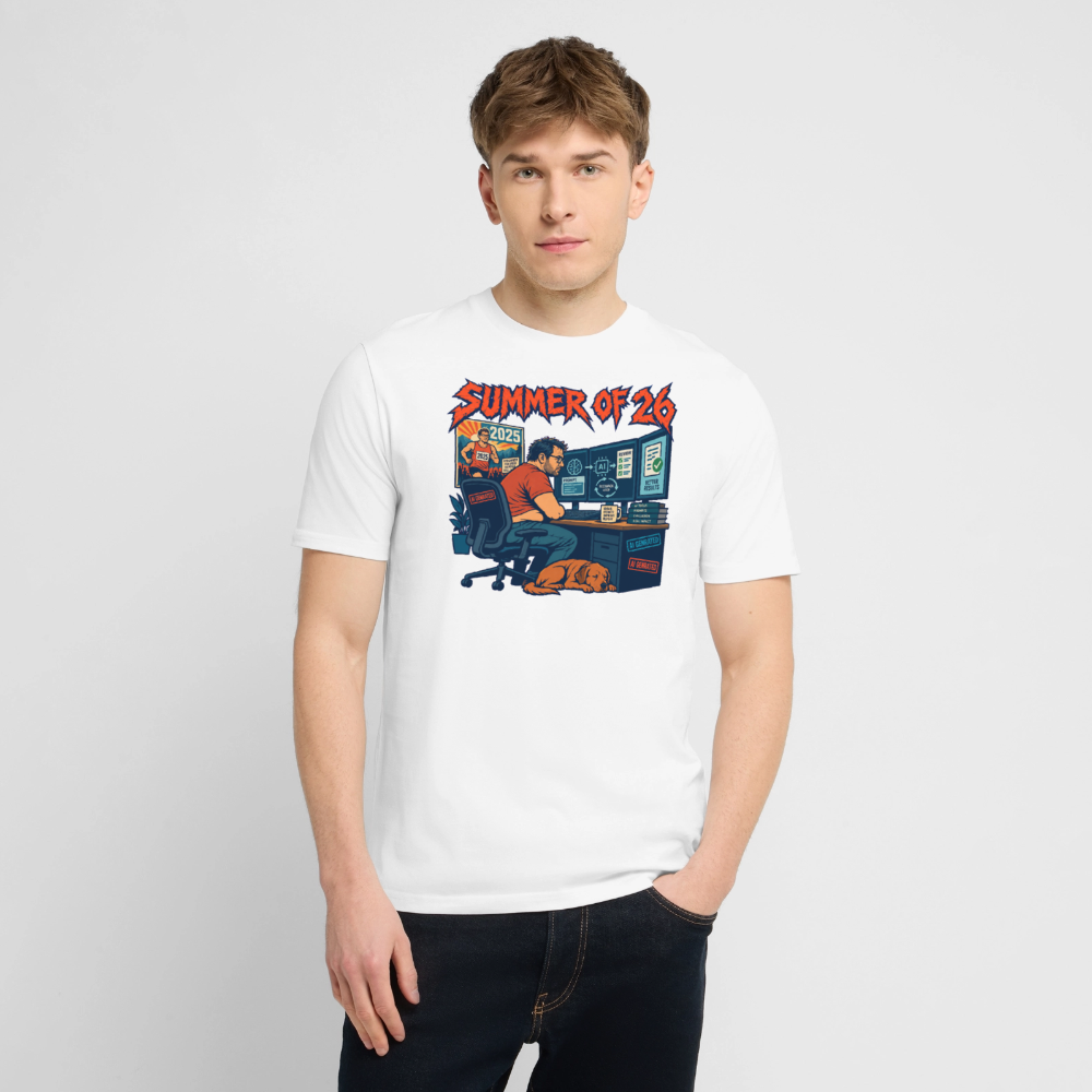 Unisex T-Shirt hell mit SUMMER OF ’26 Frontprint – Weiß – Vorderseite – Model