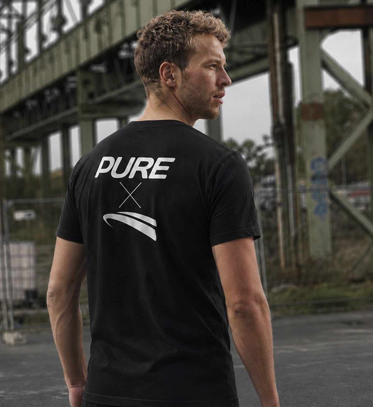 Pure X Pain Unisex T-Shirt Dunkel mit Signature-Backprint