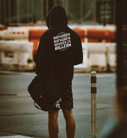 Wir müssen aufhören weniger zu Ballern  - Unisex Organic Hoodie 2.0 ST/ST